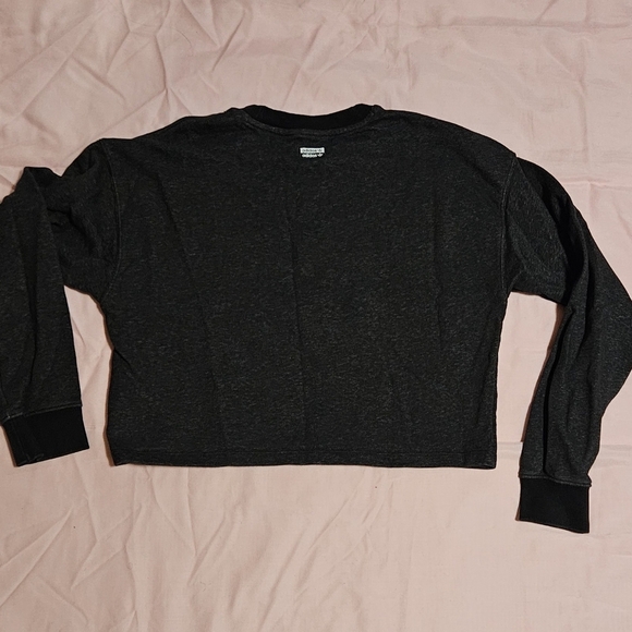 💜Adidas sweater/shirt color gray💕 - Picture 6 of 11